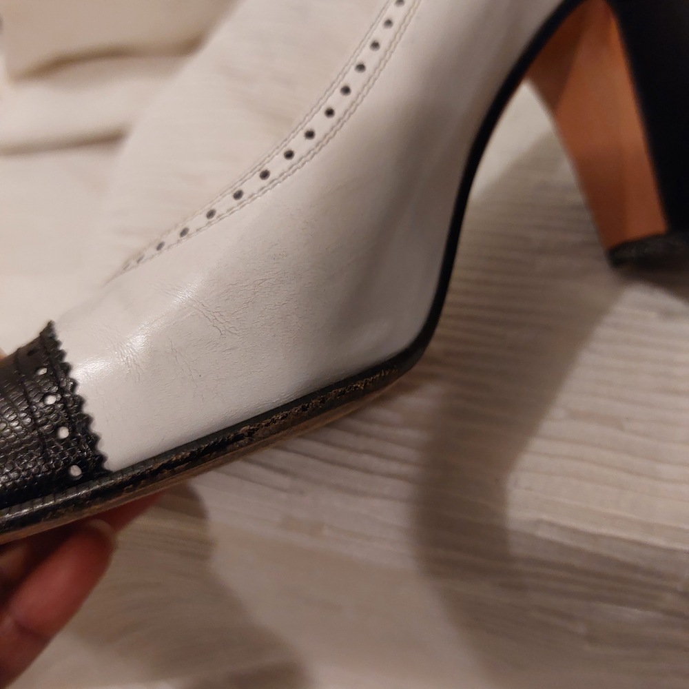 Leather Salvatore Ferragamo Black and White Heels Size 6.5 - Picture 10 of 15